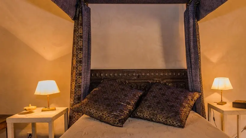 HLOAQU047FS003EH_Sauveterre_leprincenoir_Gérard_chambre2