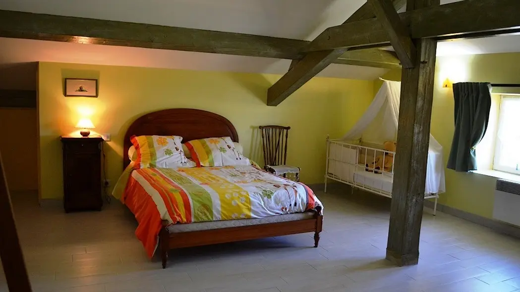 HLOAQU047FS002IV_Thézac_Clots de Reillou_chambre