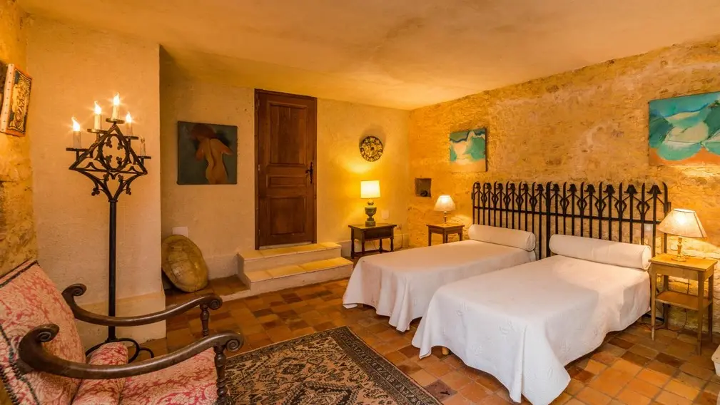 HLOAQU047FS003EH_Sauveterre_leprincenoir_Gérard_chambre1