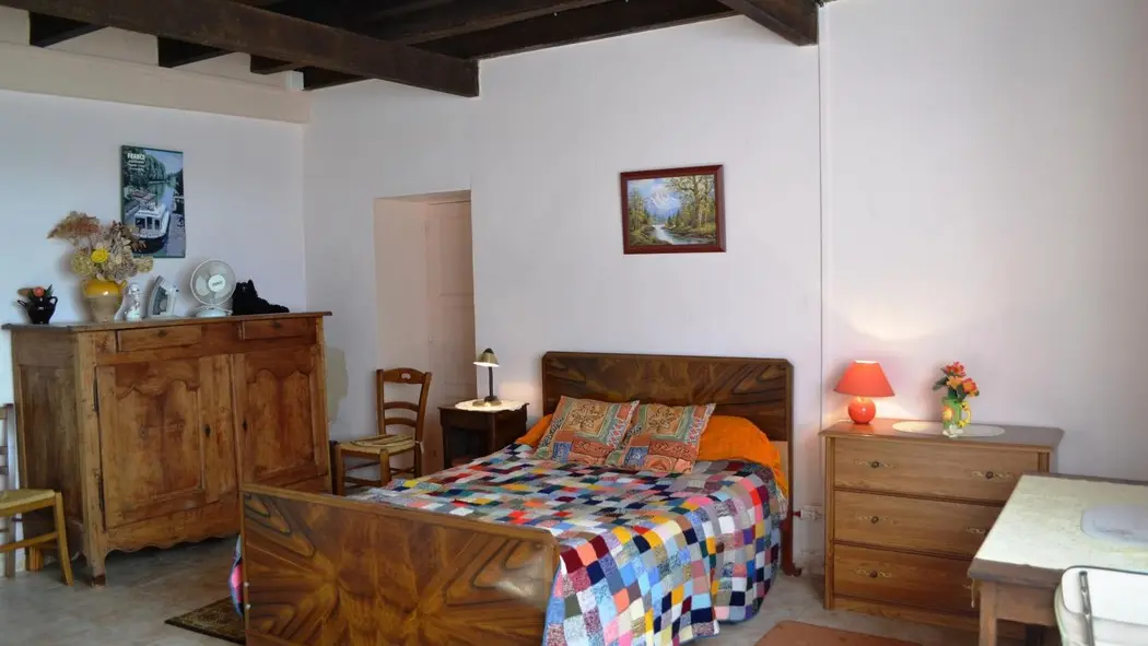 HLOAQU047FS0012M_Saint-Front_gîte du pigeonnier_Escourre_chambre3