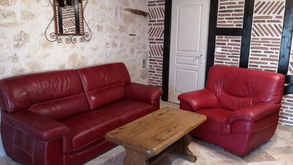 HLOAQU047V50GOM6_Cazideroque_Le Pigeonnier_Bezolles_salon