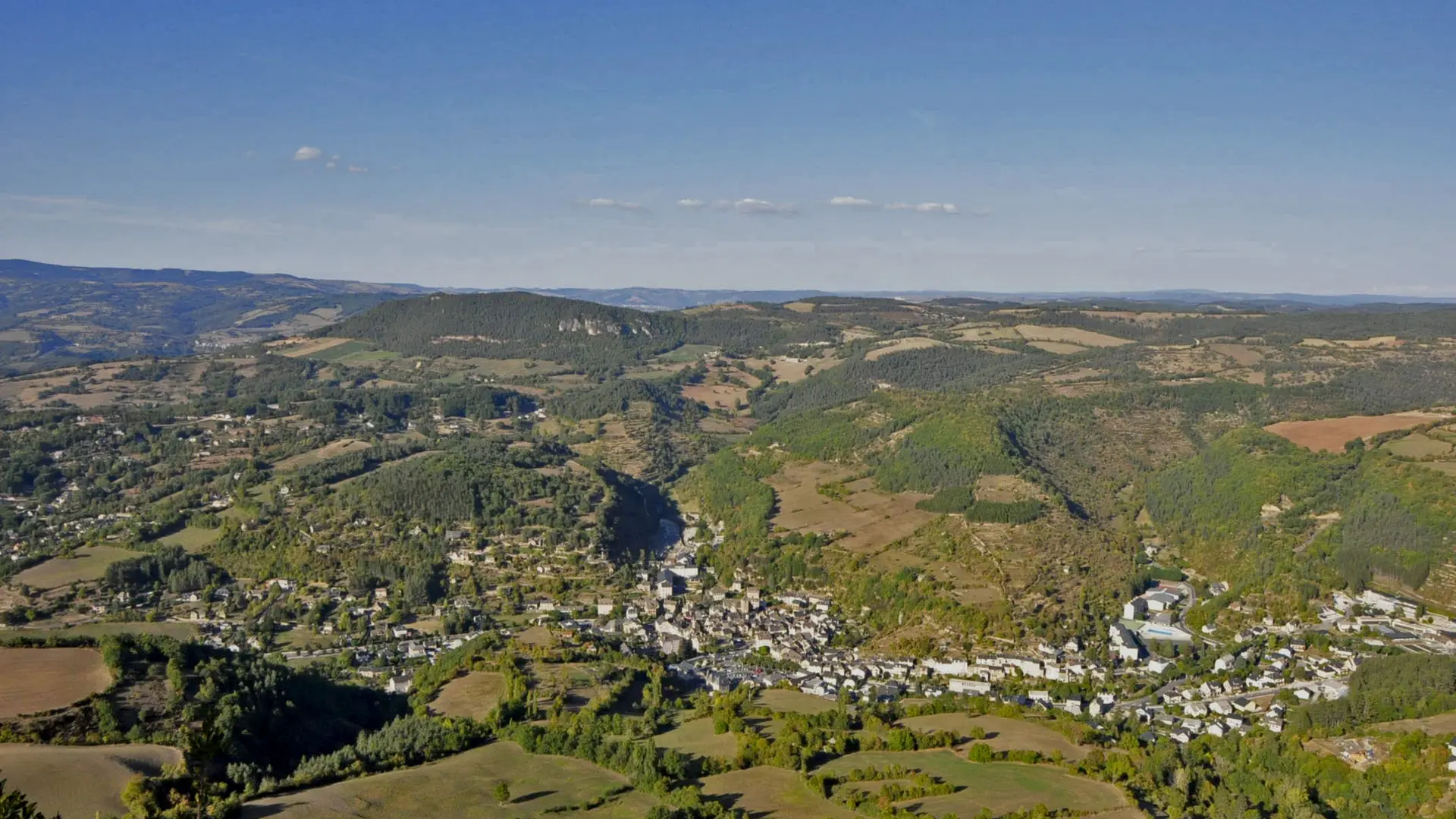 Vue du Rocher de Roqueprins sur les hauteurs de La Canourgue