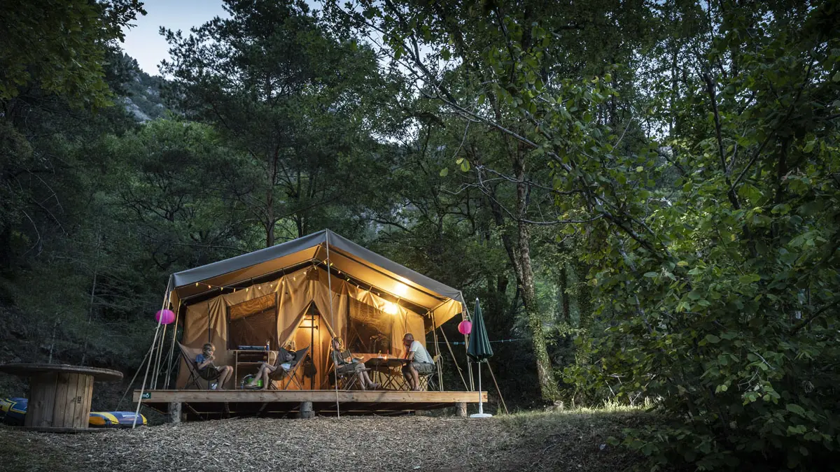 Hébergement : Tente toile & bois