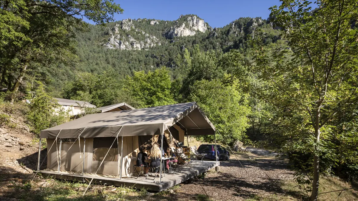 Hébergement : Tente toile & bois
