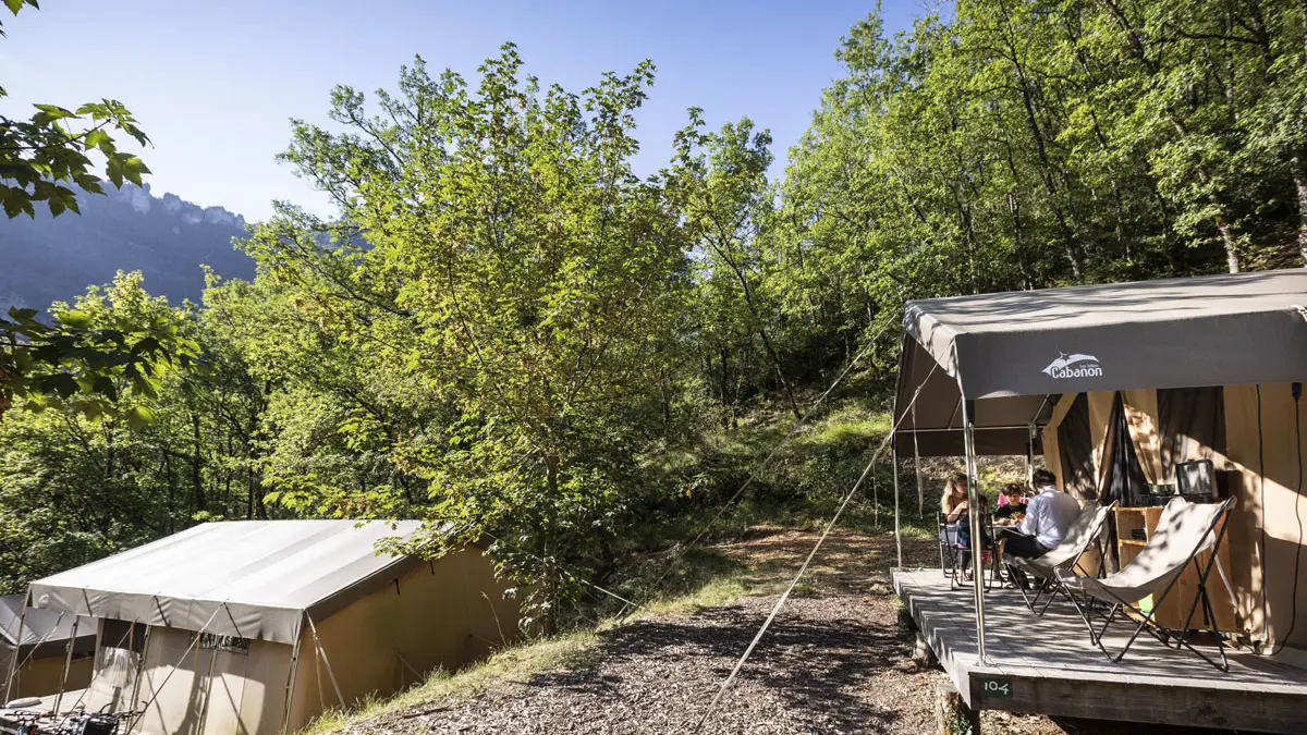 Hébergement : Tente toile & bois