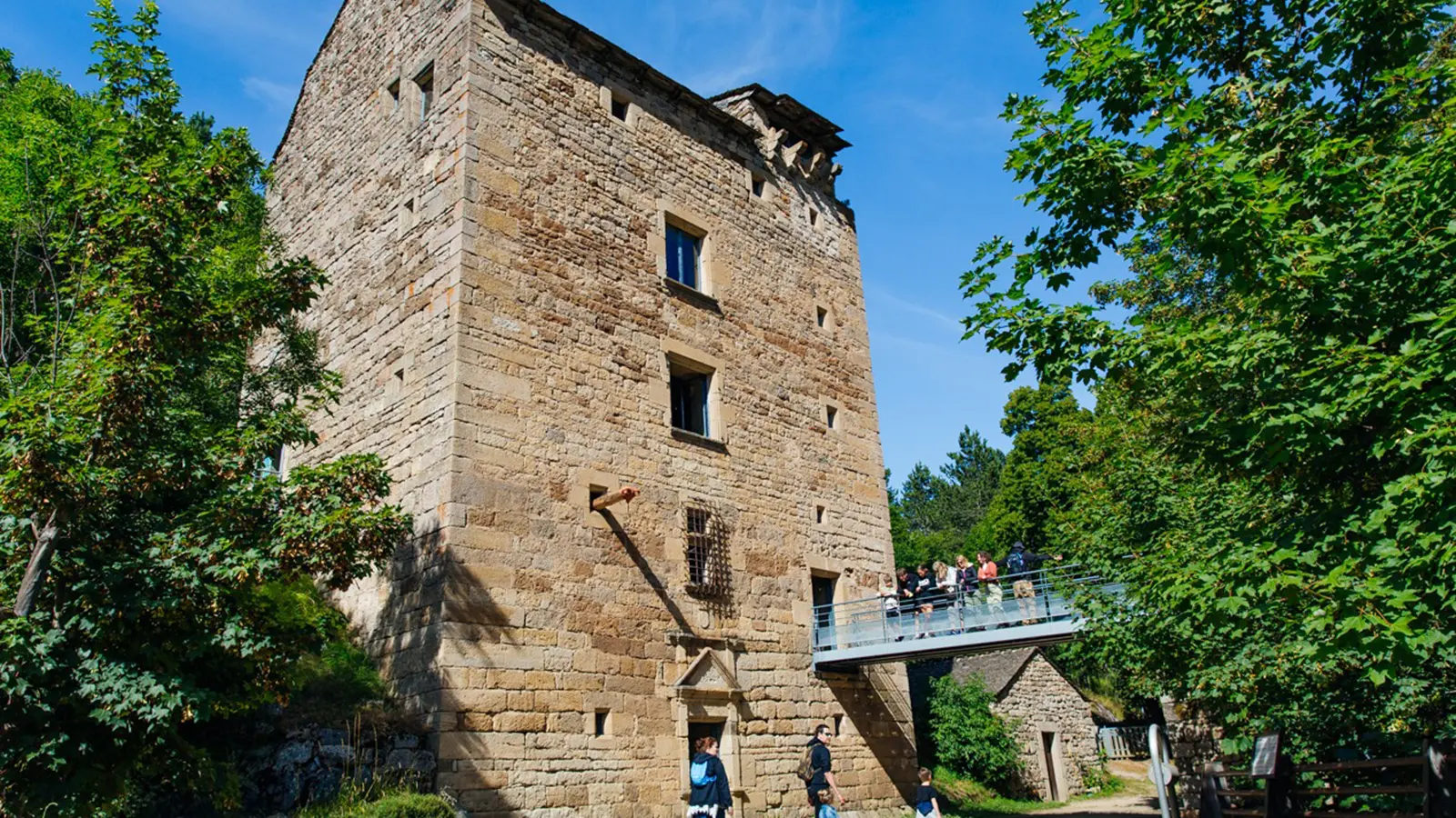 1600   9.5 Installations_avec_personnes_tour BD-166