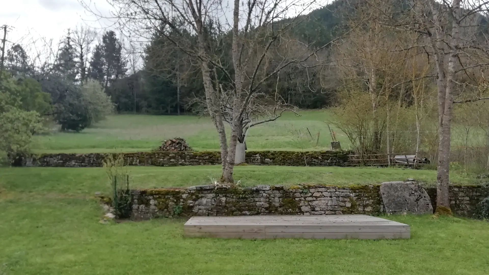 Gîte MATAYA Vue Terrasse bois extérieure