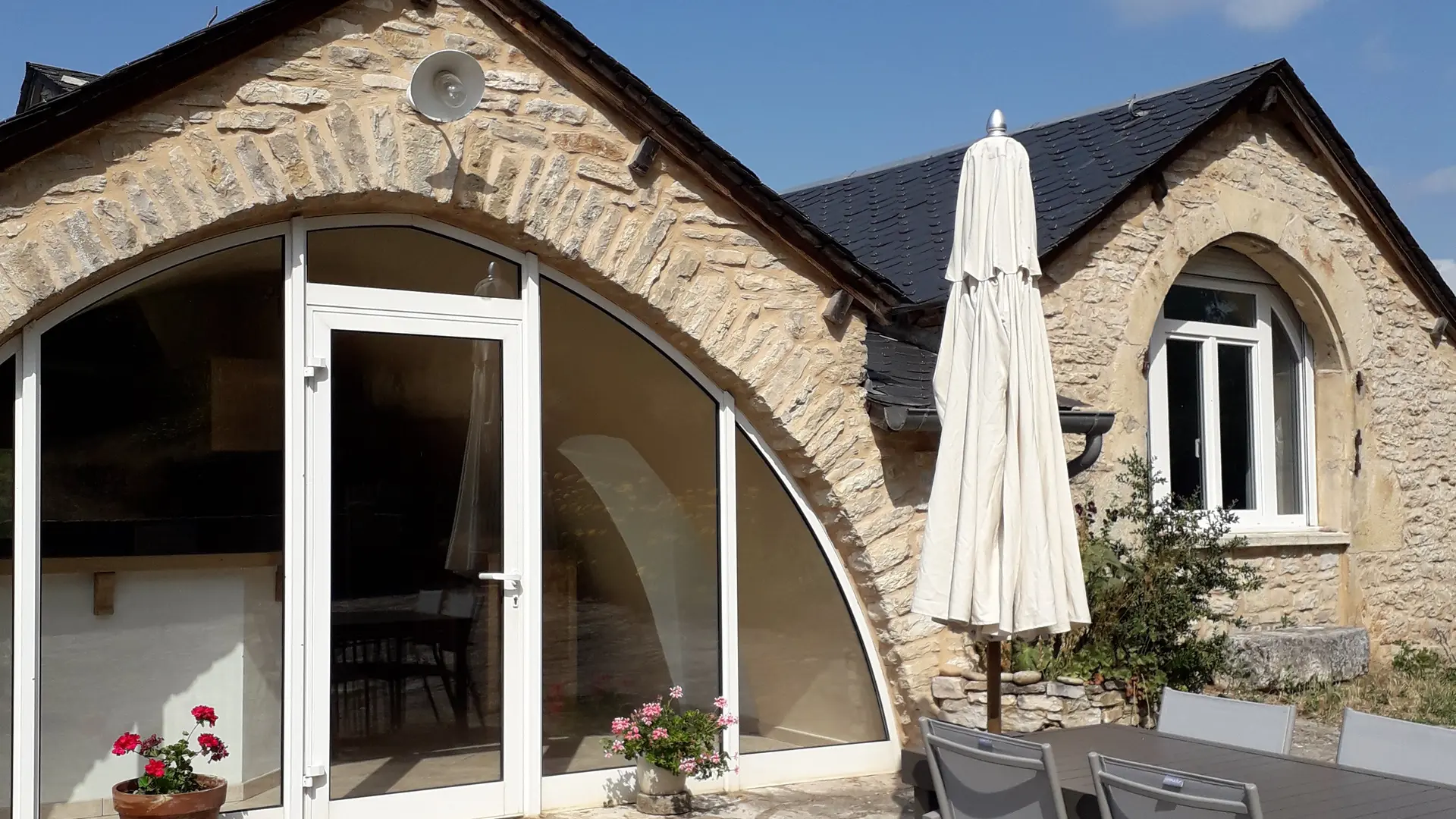 2 Extérieur côté cour