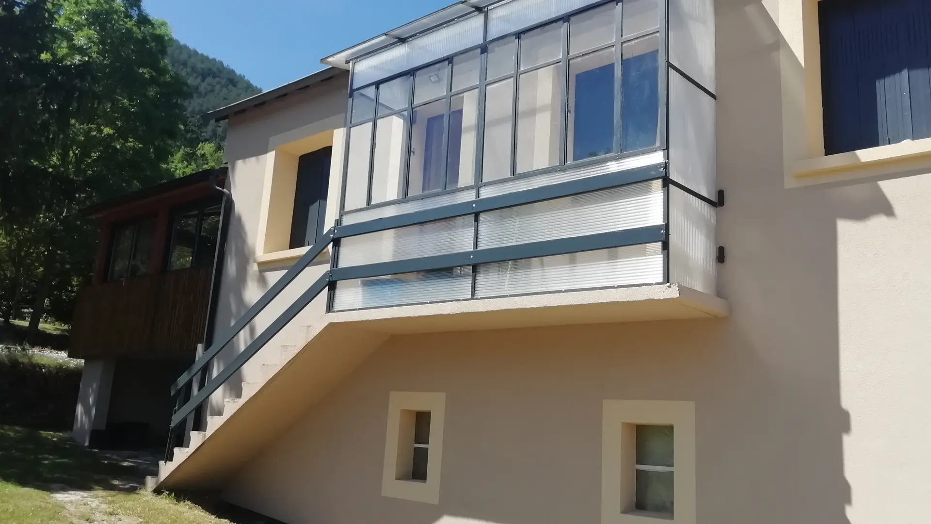 Gîte MATAYA Escalier d'entrée