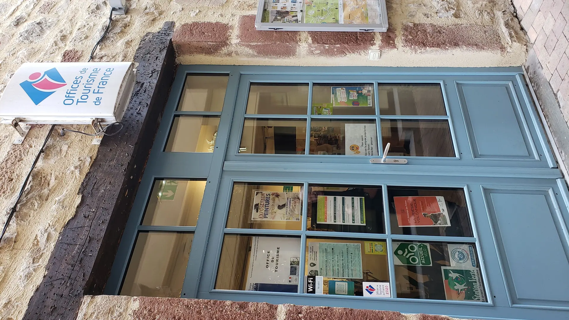 Office de tourisme - Entrée rue de la ville