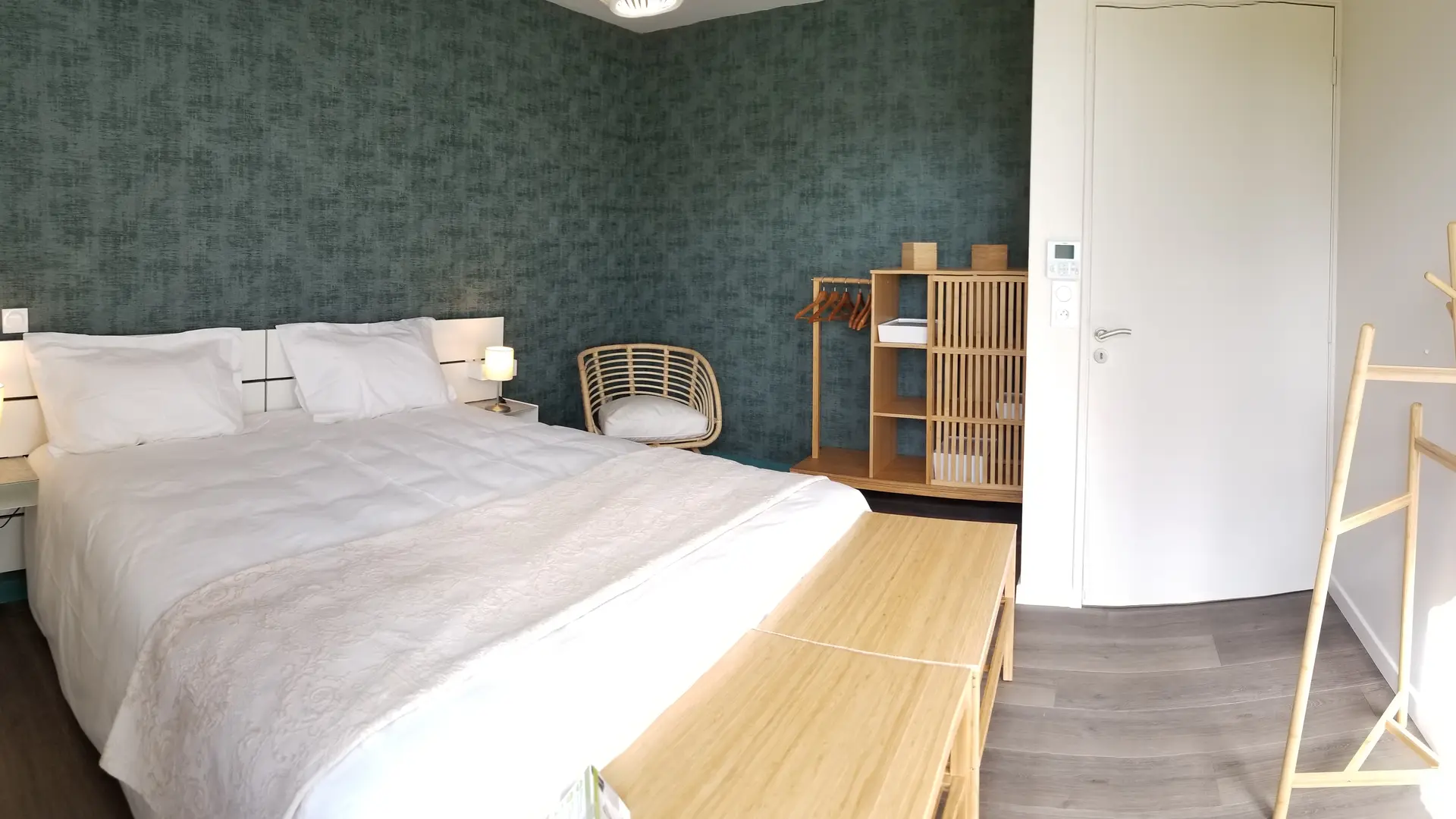 Chambre avec un lit en 180 ou séparable en 2 lits en 90  - Le Balcon des Gorges