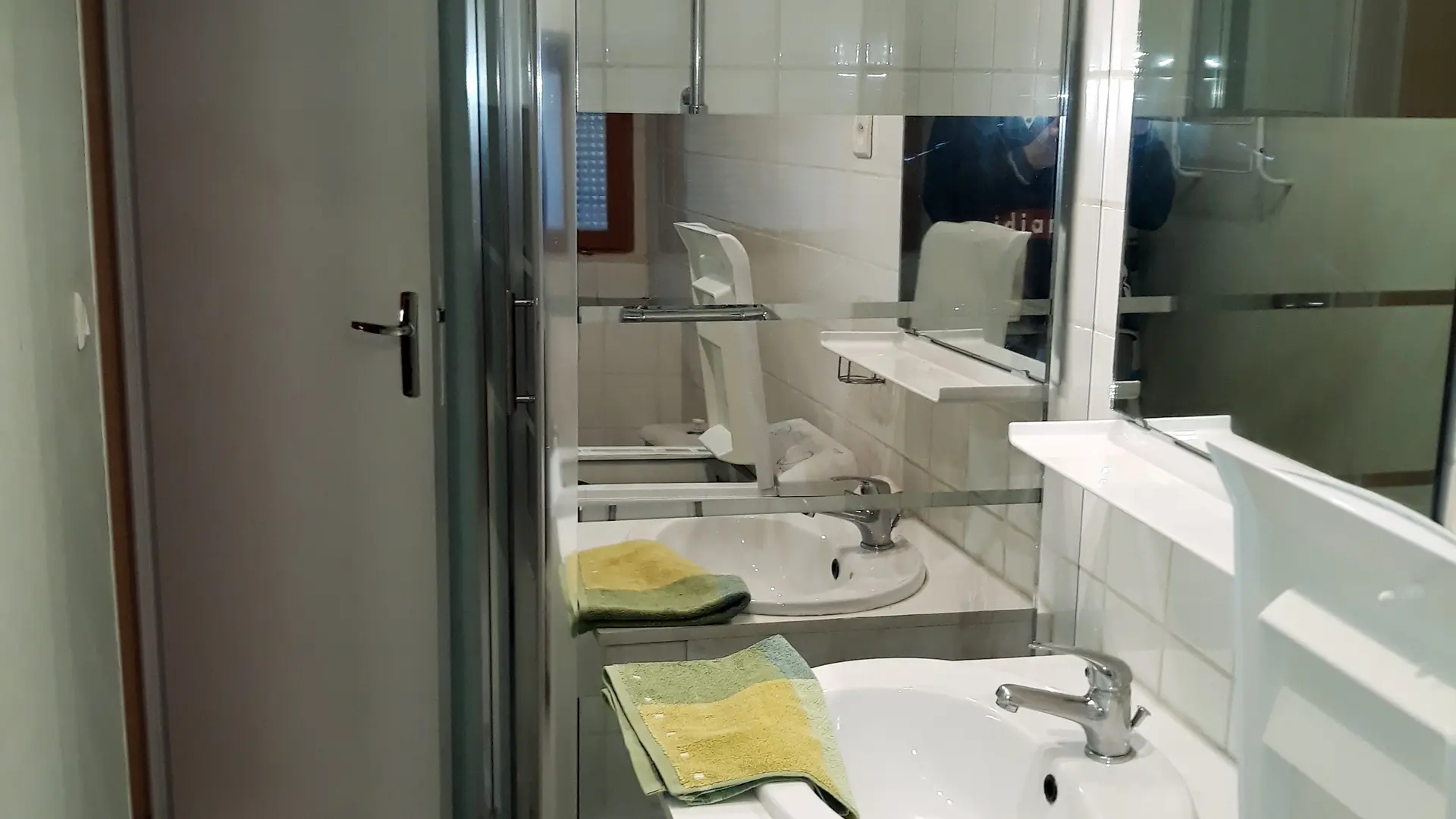 La Maison de Paul, salle d'eau