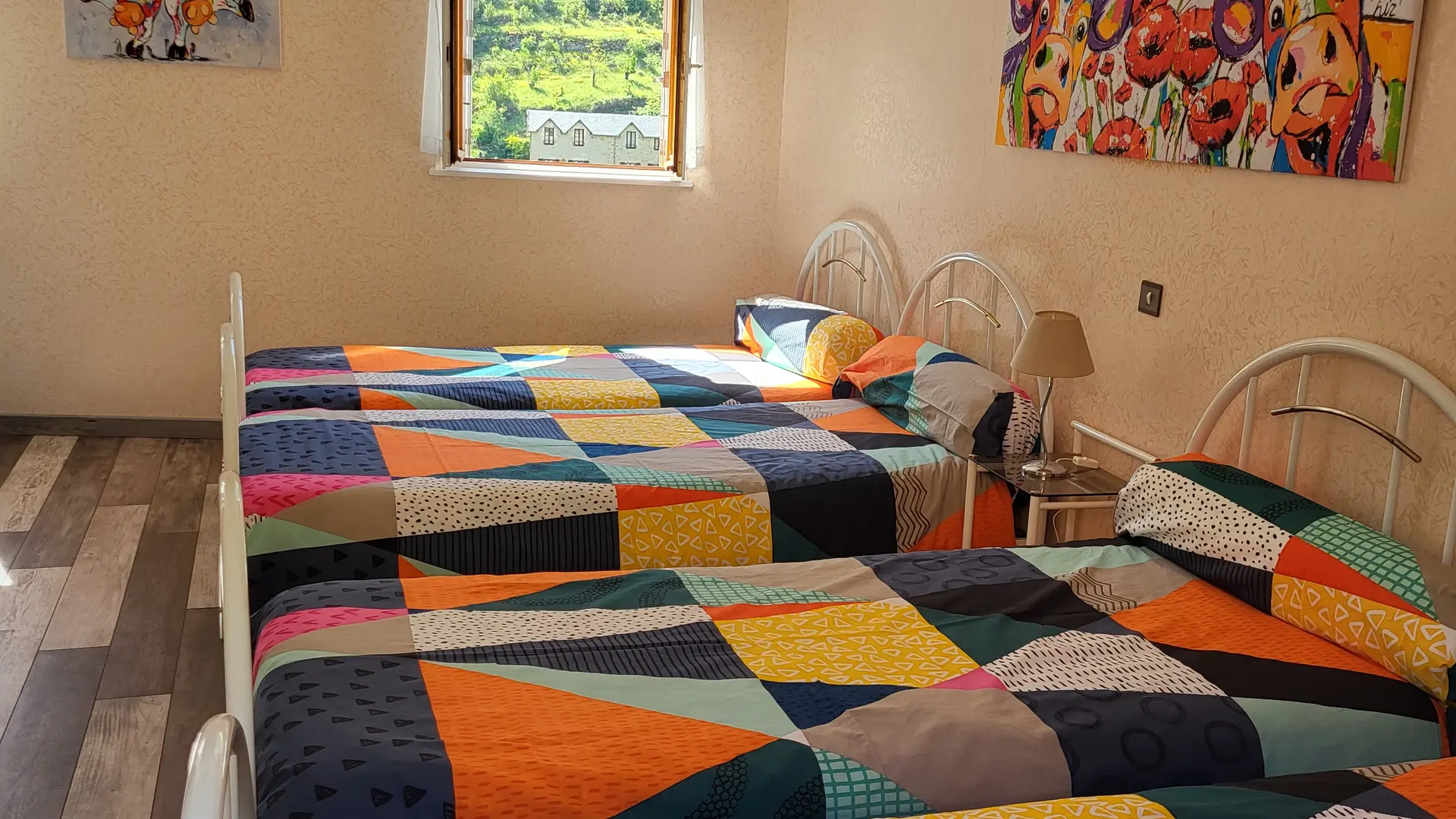 Chambre deuxième étage  4 lits en 90