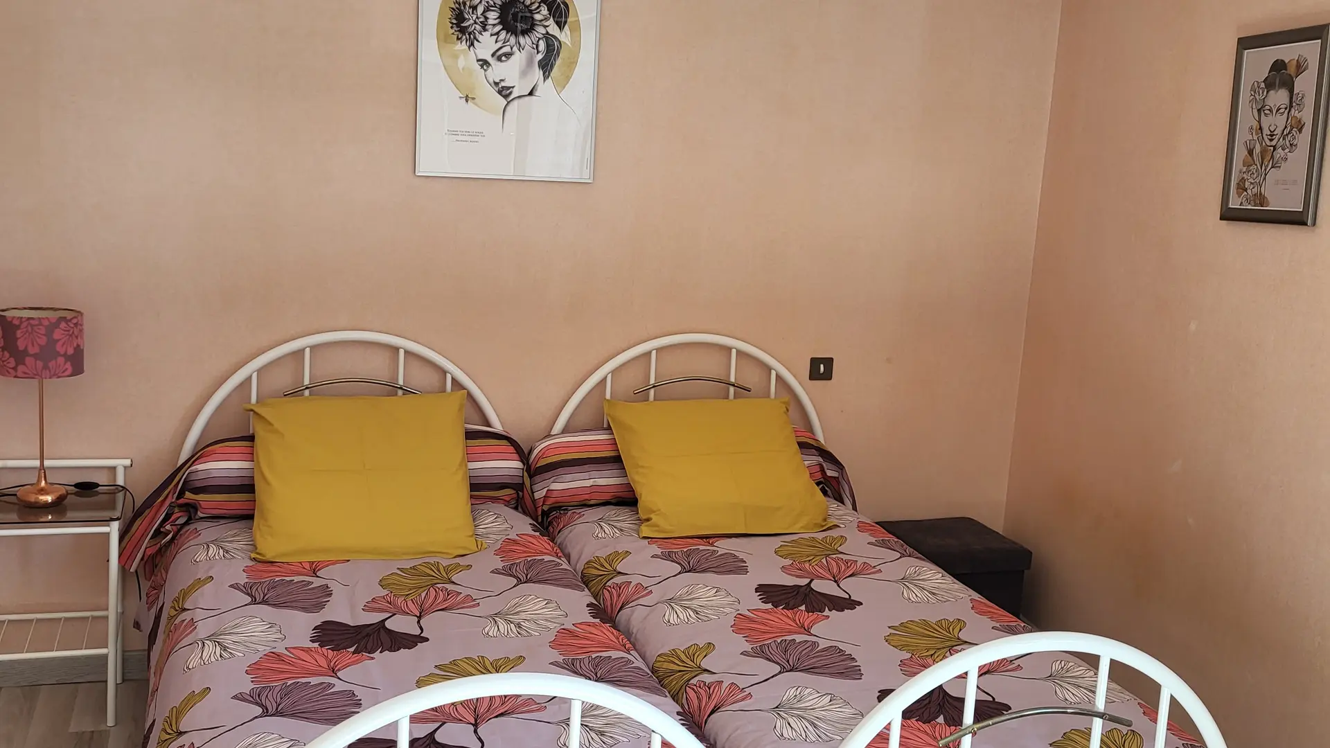 Chambre  deuxième étage 2 lits en 90