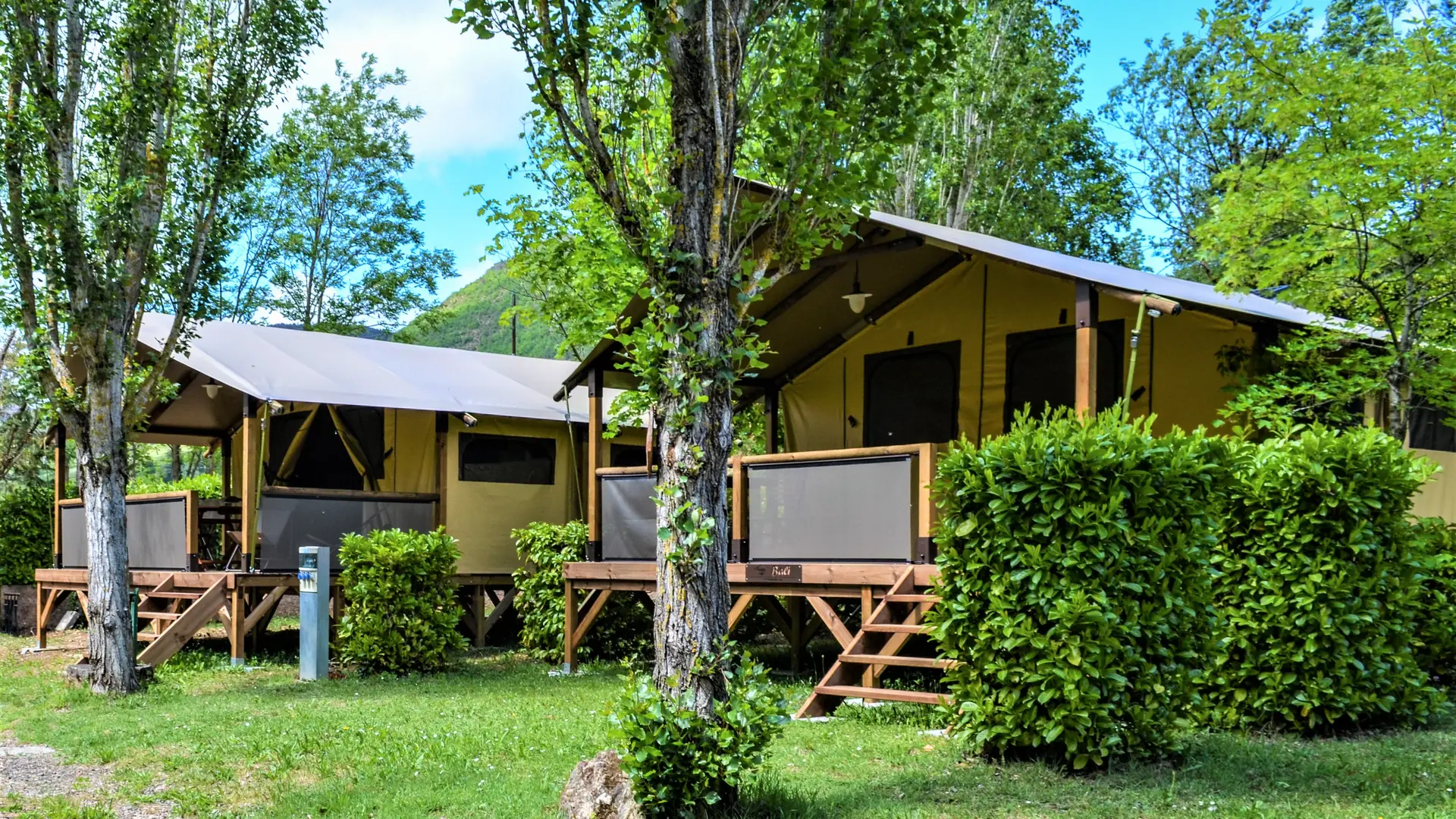 tente-lodge-camping-taranis-gorgesdutarn-millau-aveyron