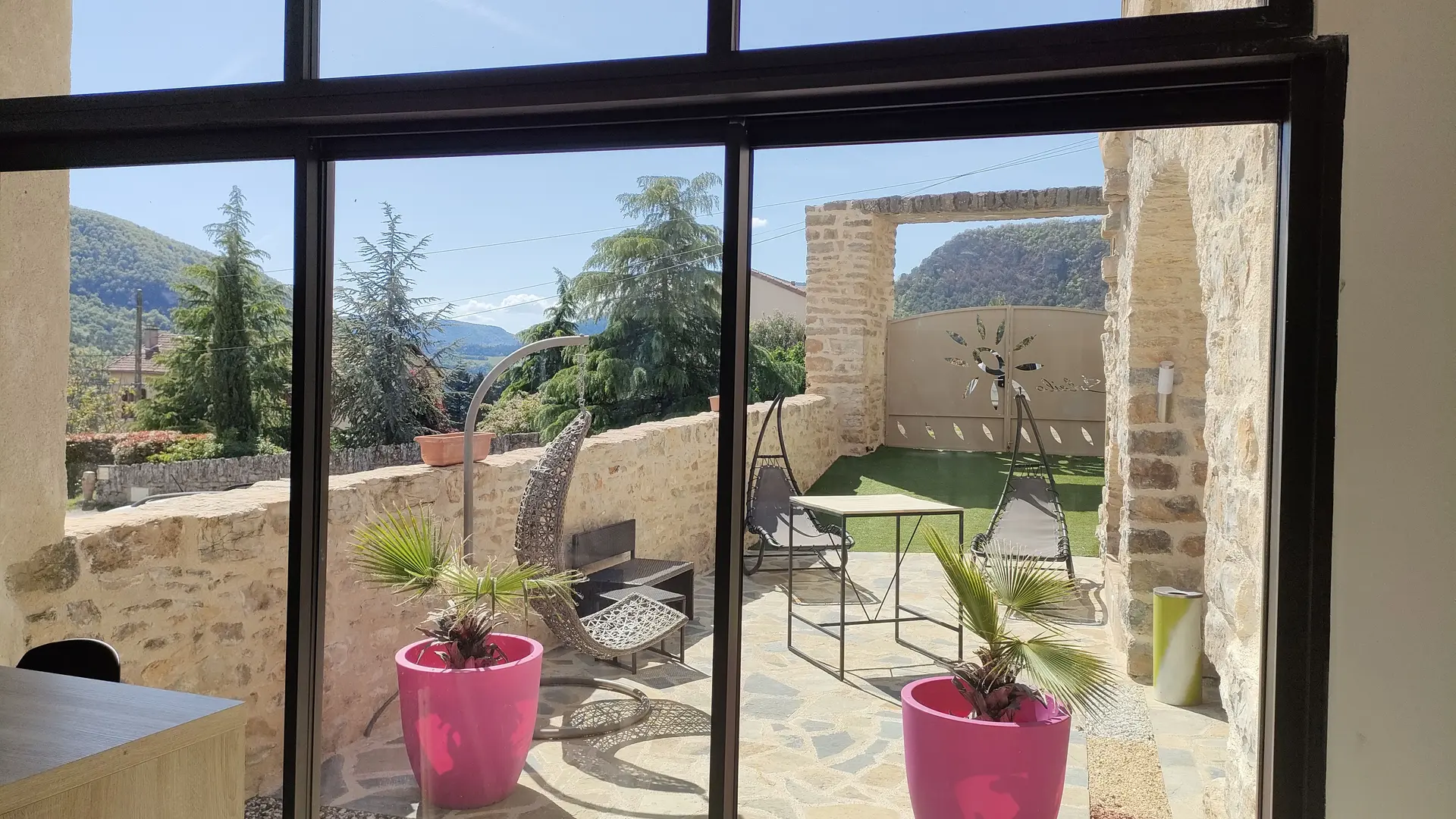 Vue imprenable sur la terrasse et Endurme Montagne