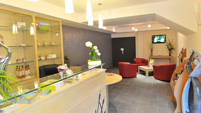 Réception Hôtel Les 2 Rives Logis