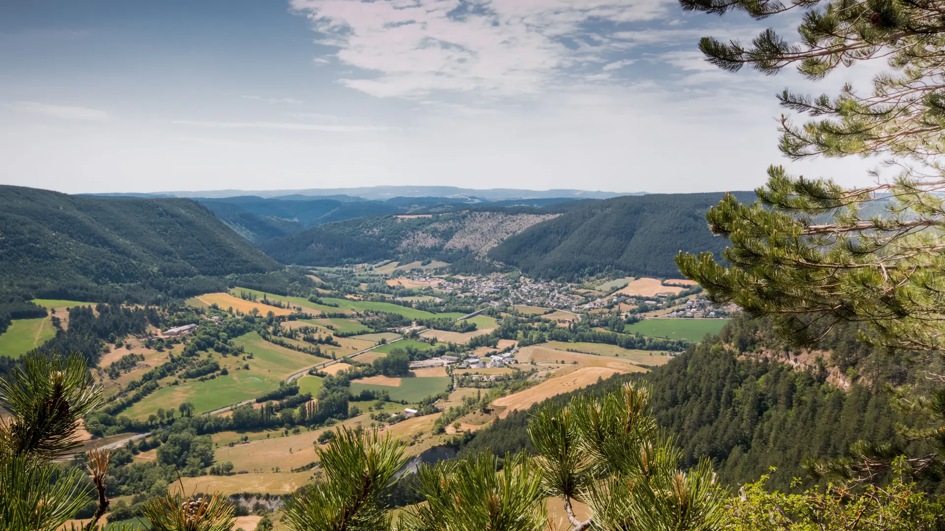 AdobeStock_66584810 -  vallée de St Etienne du Valdo