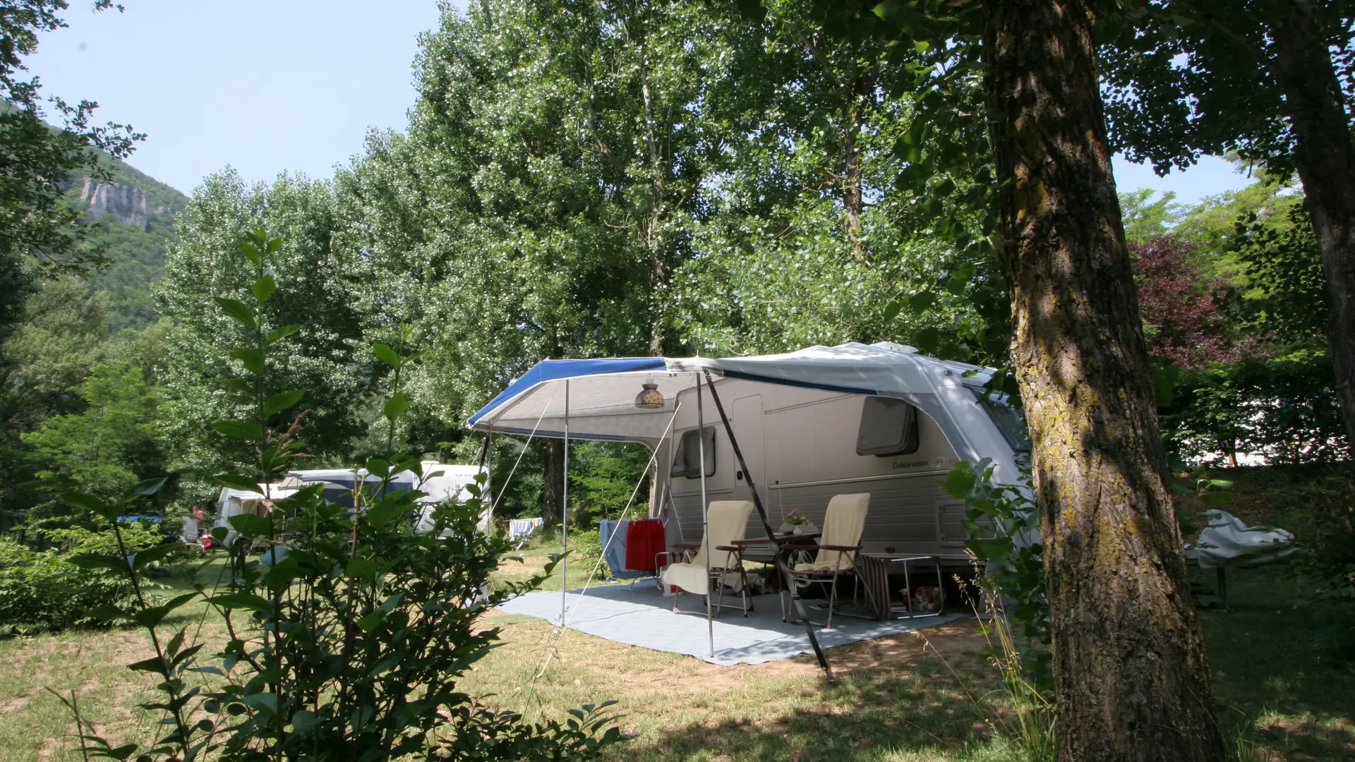 CAMPING PEYRELADE - Emplacement