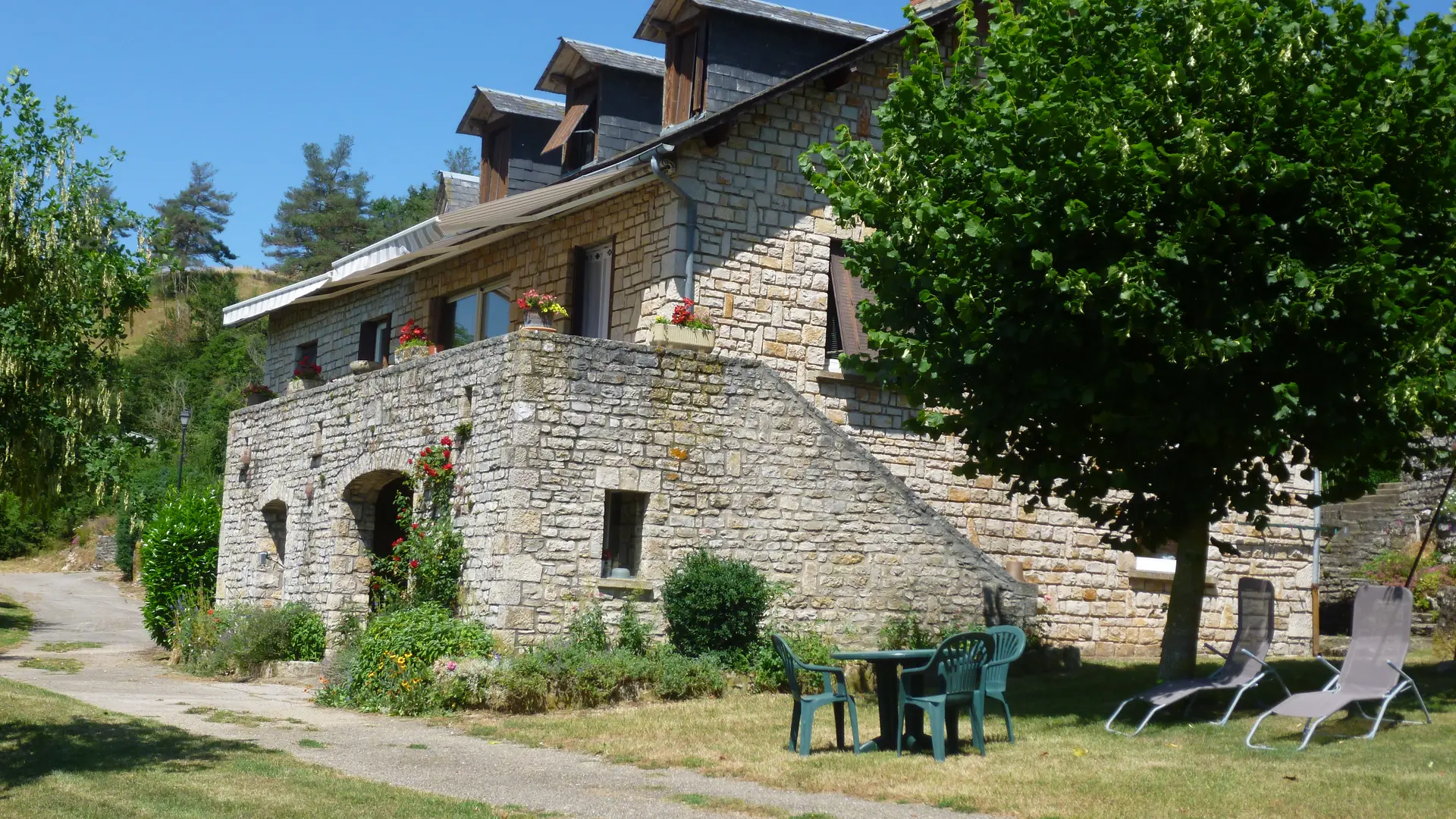 Le Pradet, Gîtes de Combelasais - Vue sur le studio