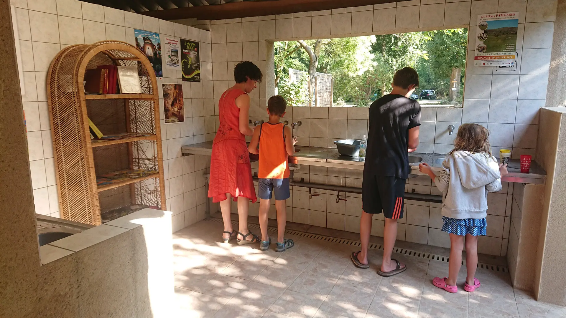 Eviers bloc sanitaire