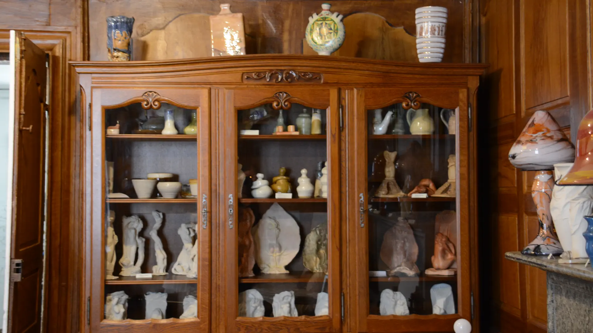 La vitrine aux premières céramiques