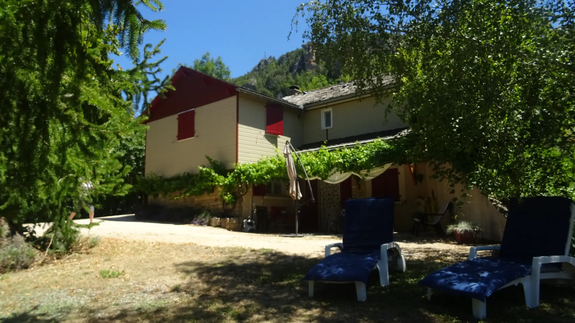 NIVEAU PLAIN PIED /ACCESSIBLE  P M R (personne  mobilité réduite )