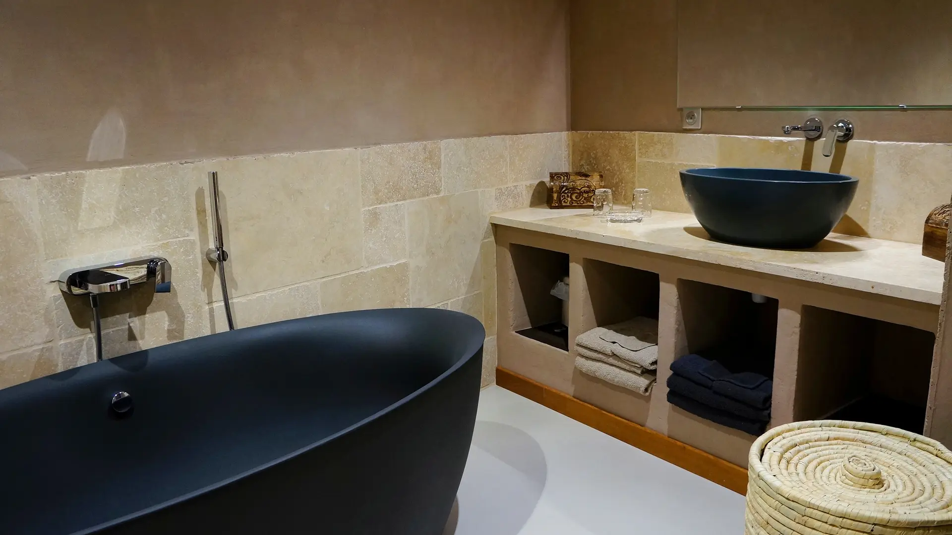 Asphodèle: les salles de bains