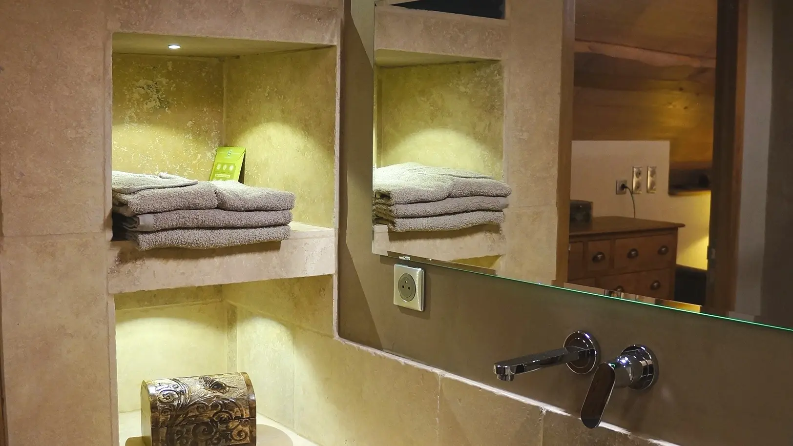 La chambre Mélilot: la SdB