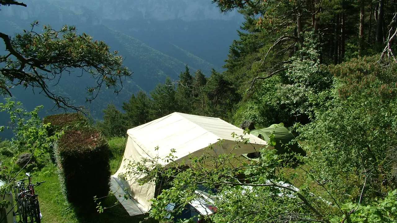 Emplacment du camping Aux portes du Sauveterre