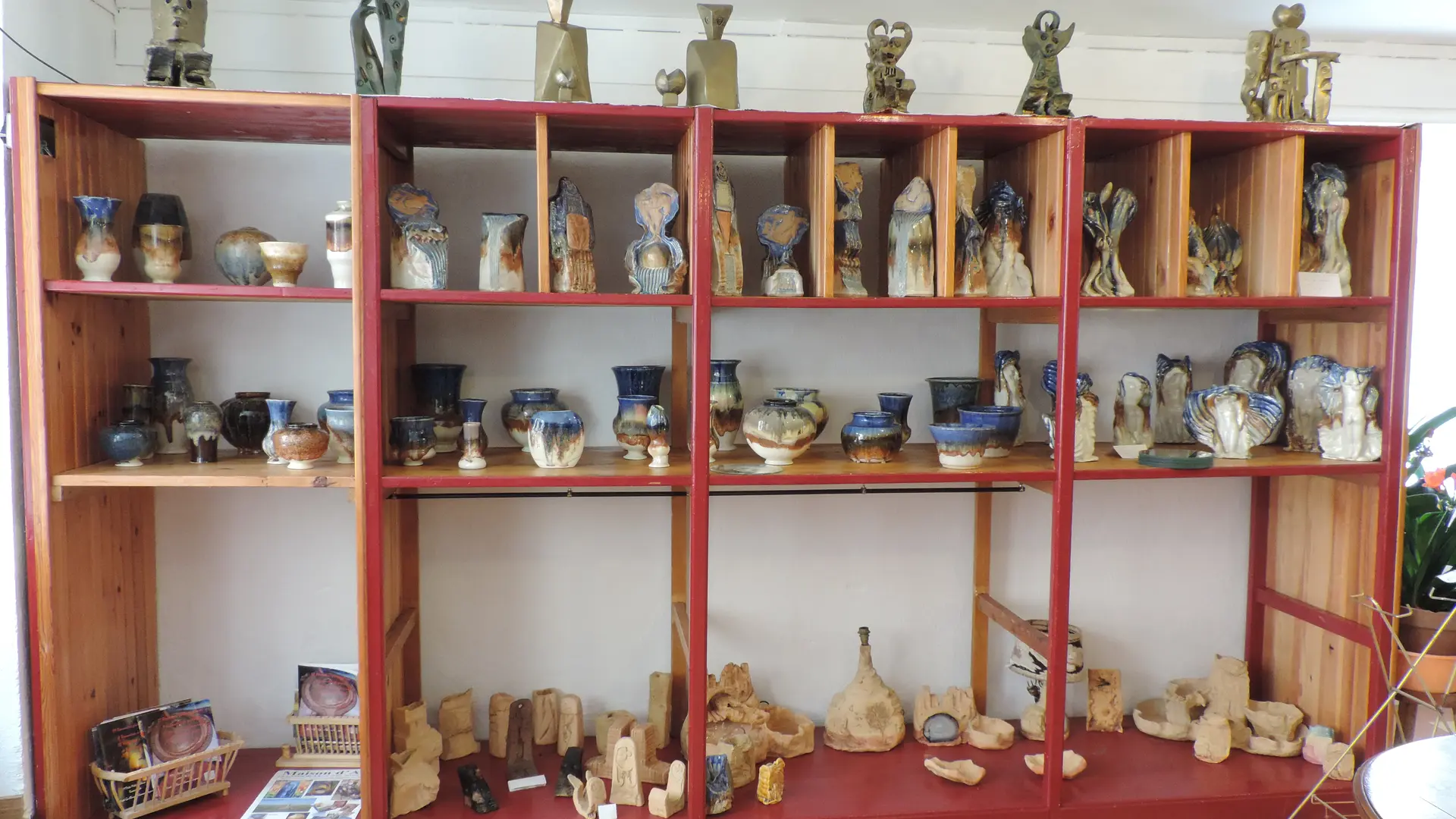 Etagère des céramiques