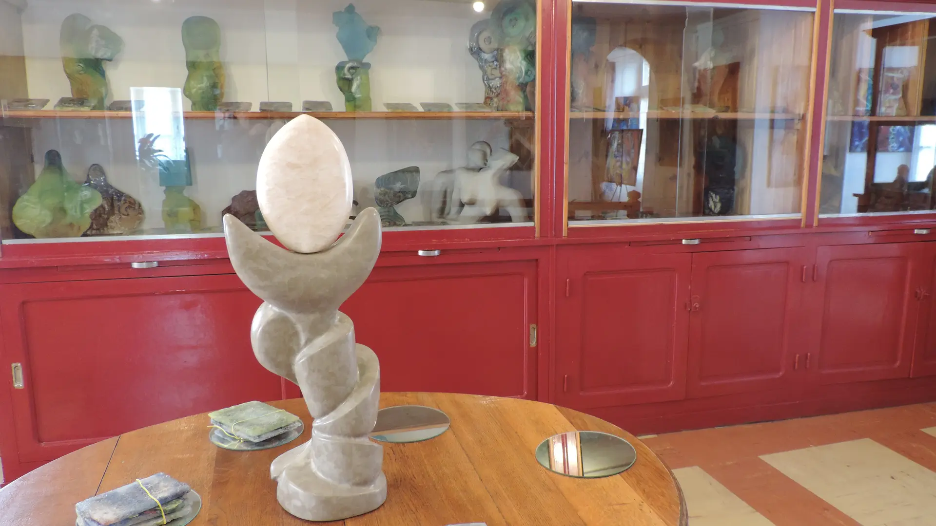 La vitrine des pâtes de verre de Joseph 1990