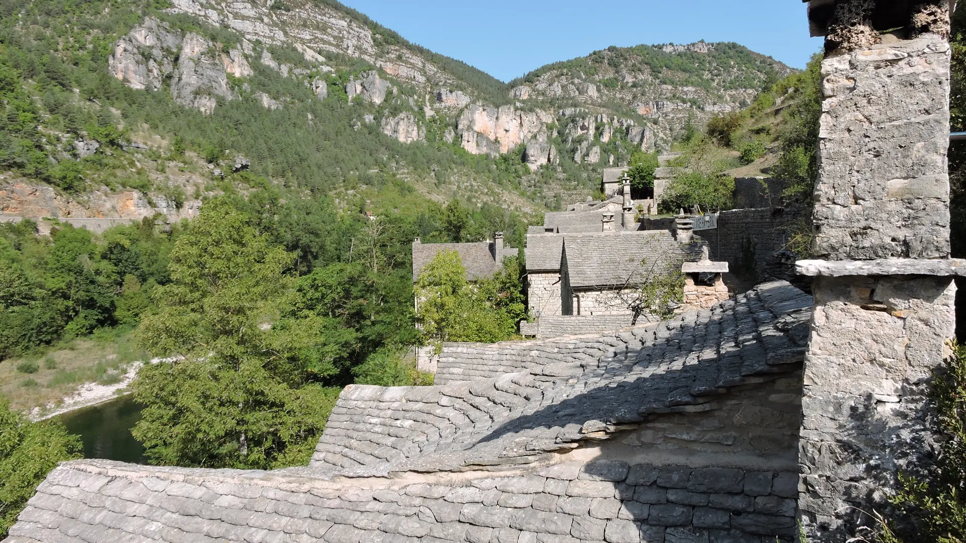 GR 736 - Linéaire des Gorges du Tarn - Les toits de Hauterives