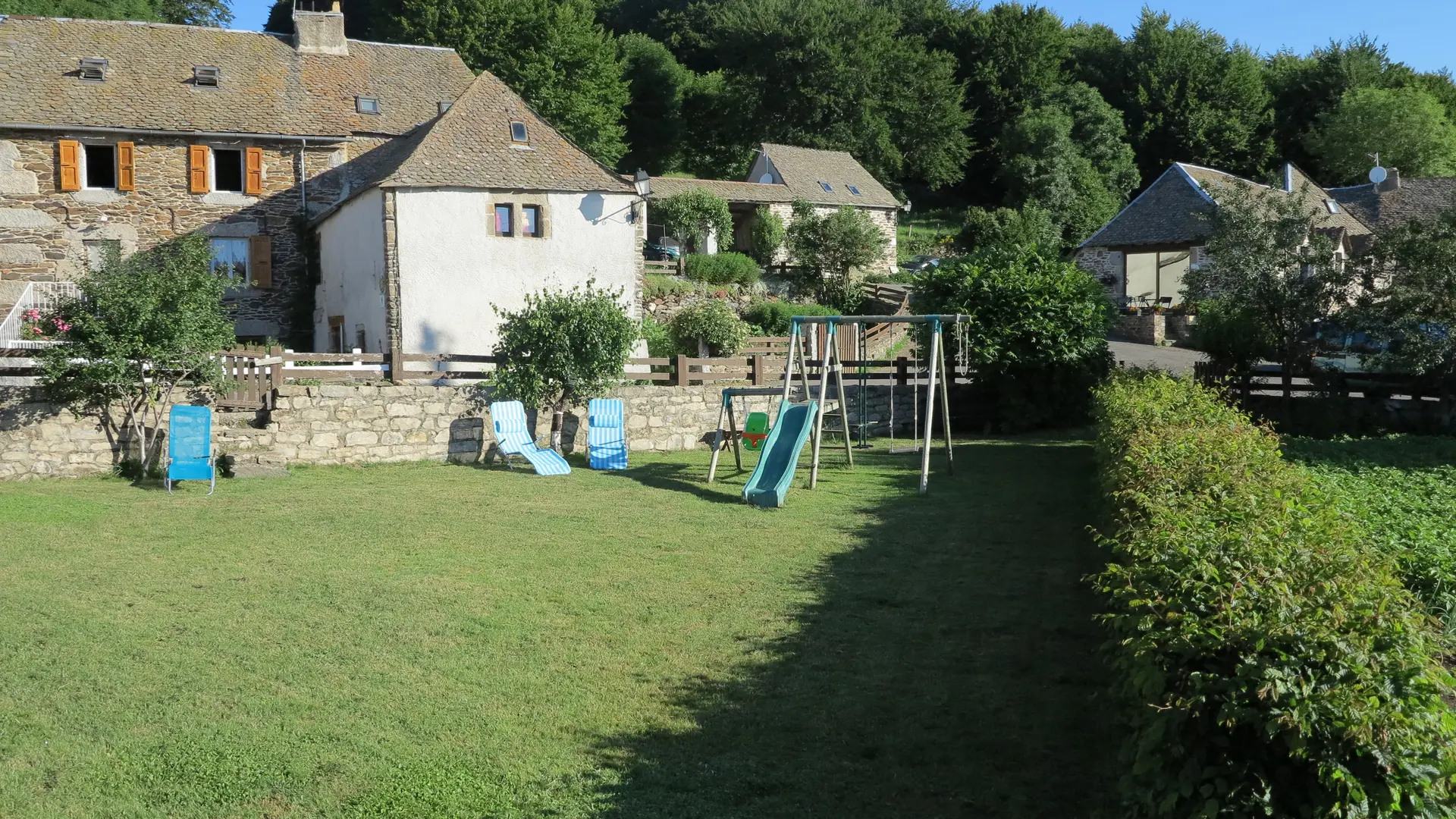 HLOLAR0480009788 - Gîtes Les 4 Vents Jardin commun aux 3 gîtes