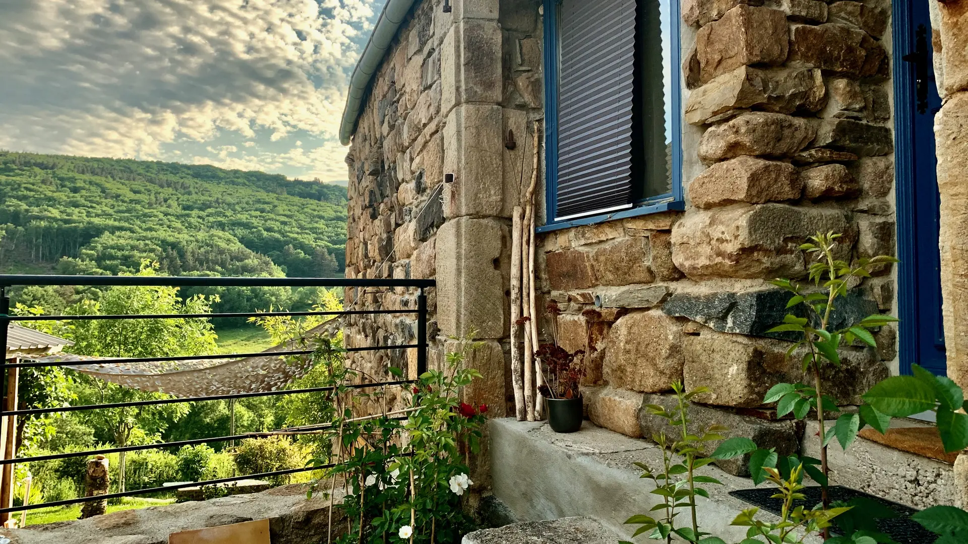 Grange-entree-jardin