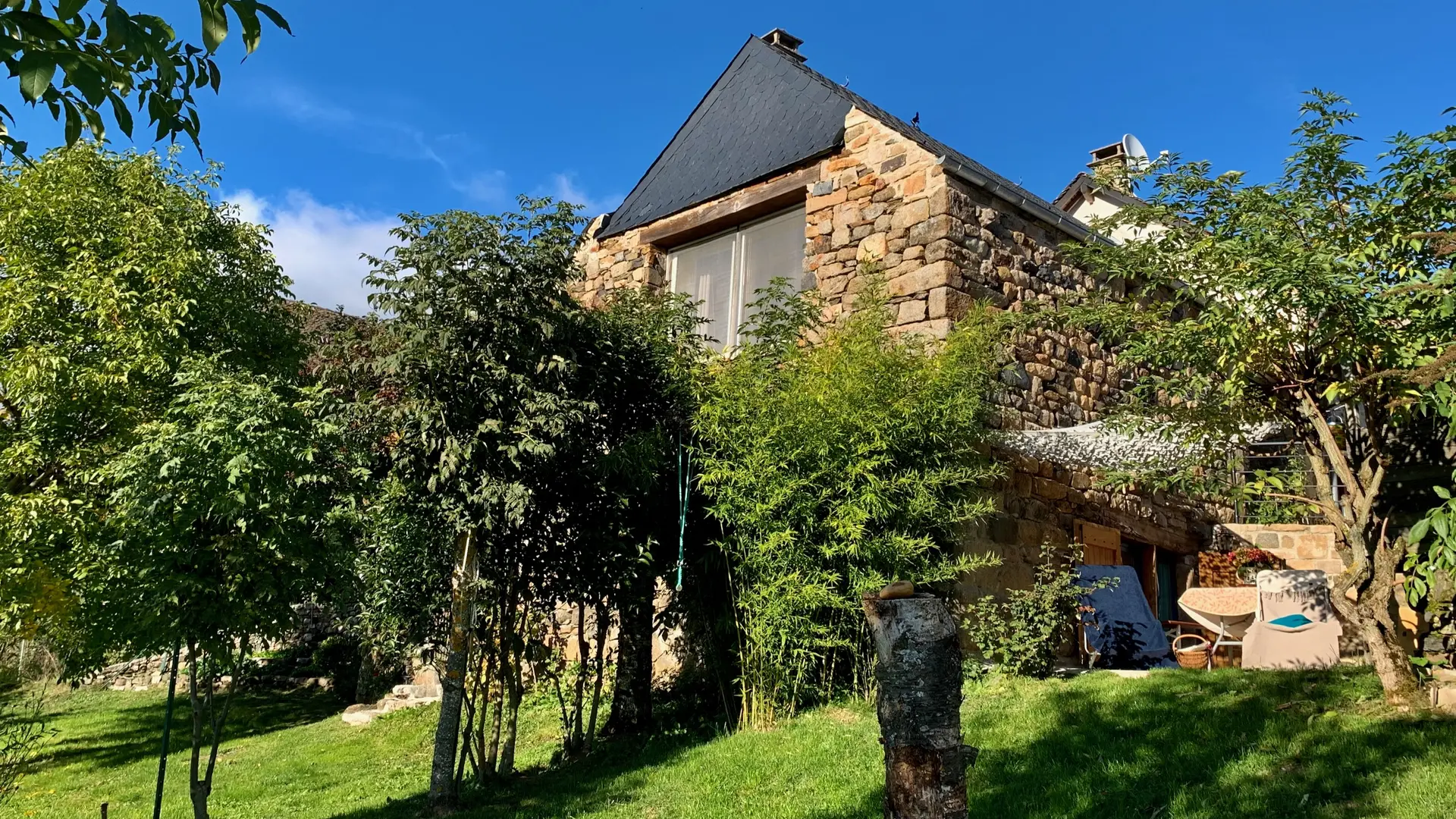 Grange-jardin-terrasse