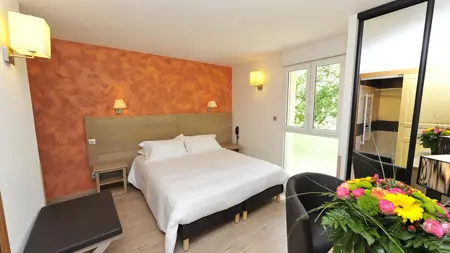 Chambre confrt + terrasse Hôtel Les 2 Rives Logis
