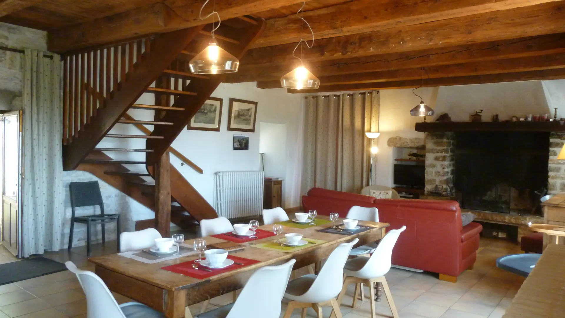 Le Pigeonnier, Gîtes de Combelasais - Séjour / cuisine