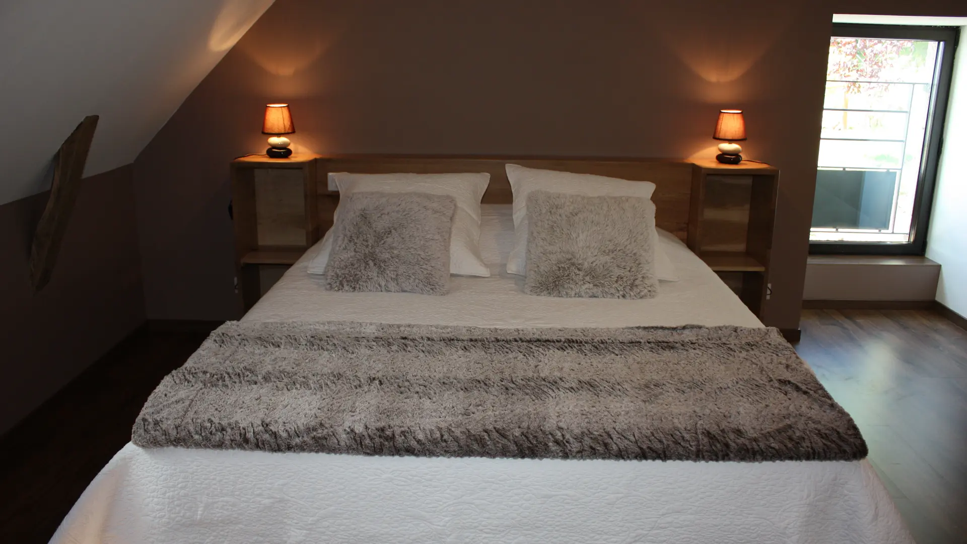 Chambre mansardée (à l'étage)