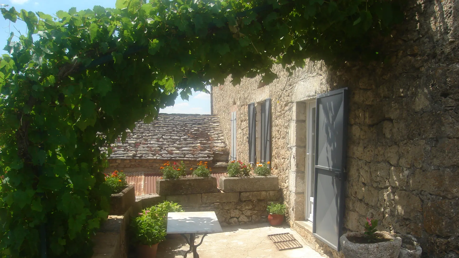 HLOLAR048V508QFI_01_V