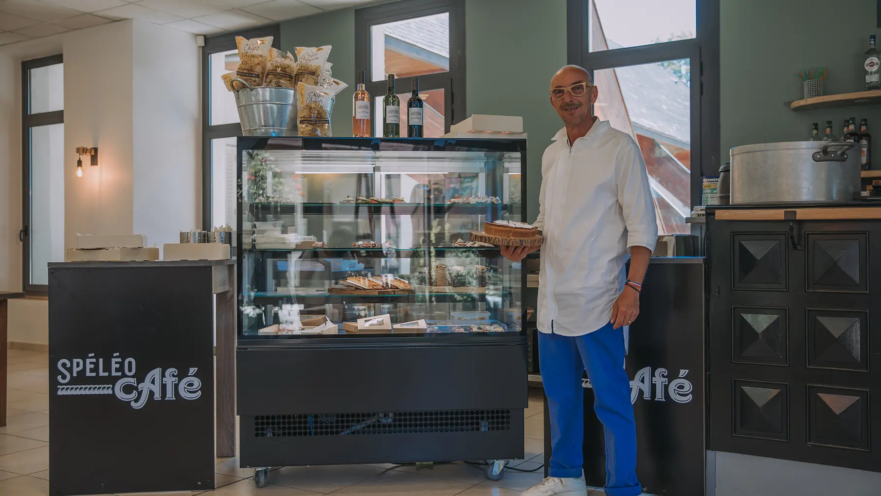 restaurant causse Méjean Aven Armand