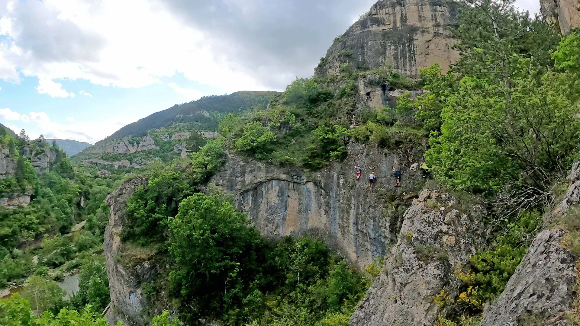 Parcours Aventure à Sainte Enimie - via corda