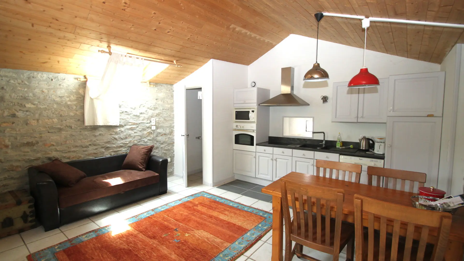 LEdS - Gîte Causses - Espace repas - séjour