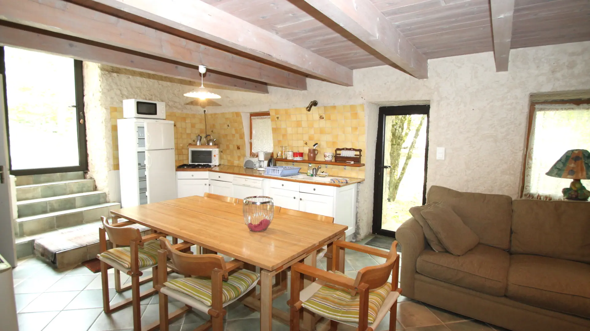 LEdS - Gîte Ecuries - Le coin repas