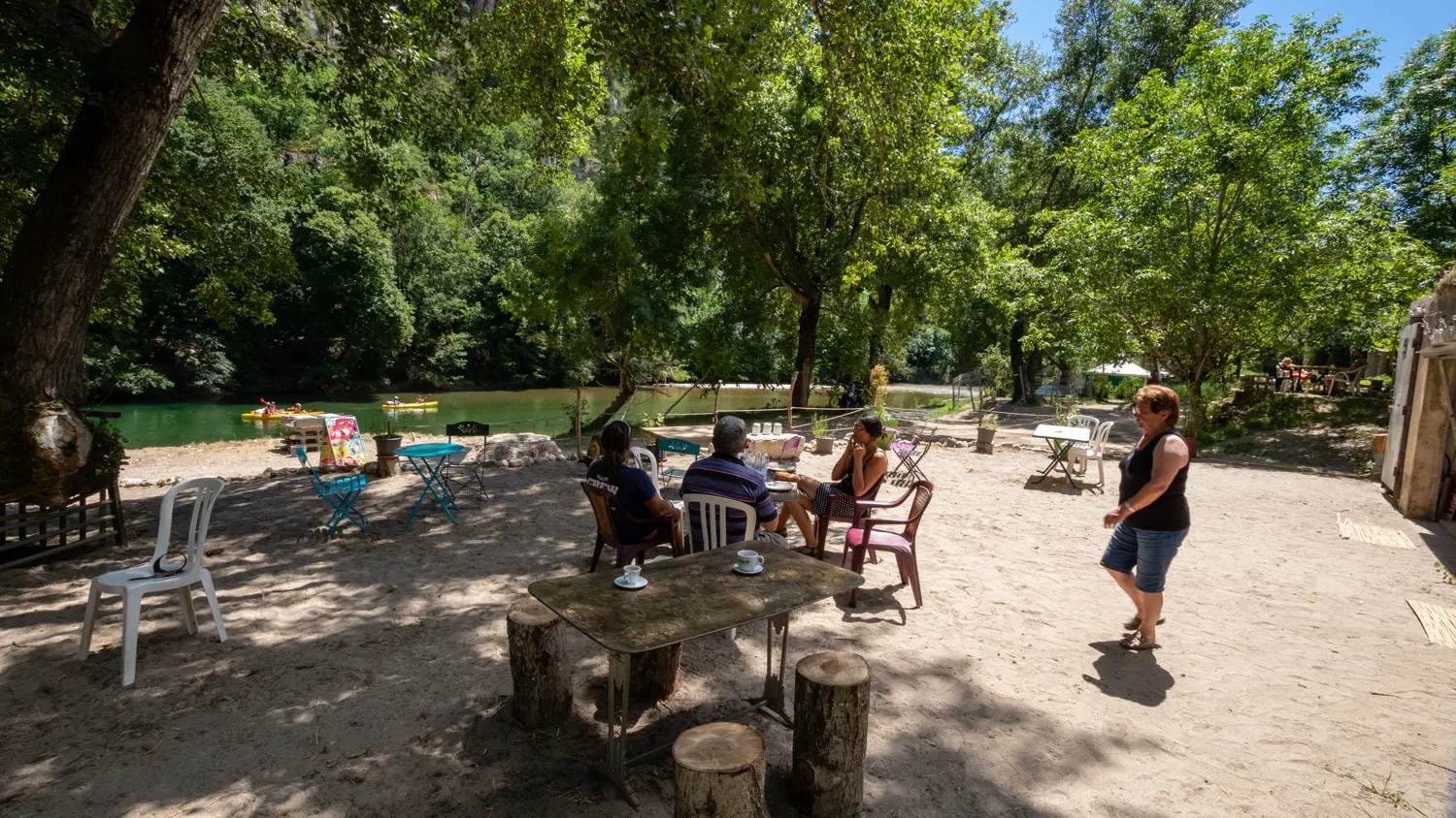 camping nature bord de tarn