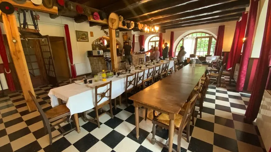 Oustalière - salle à manger