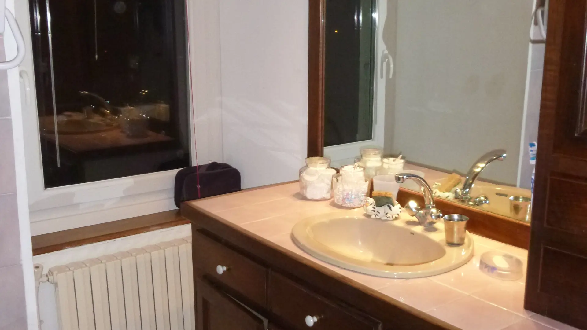 Vasque salle de bain étage 1