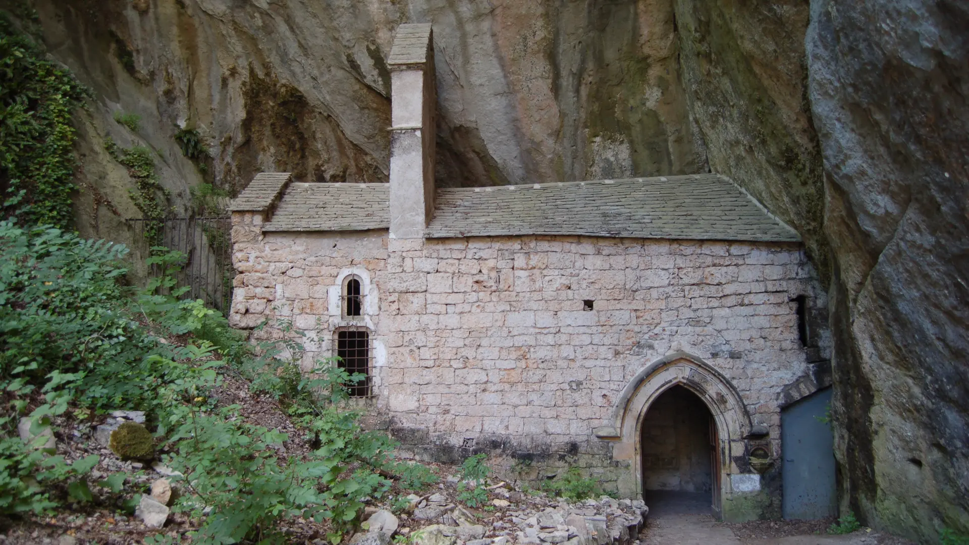 La chapelle de Cénaret, à proximité.
