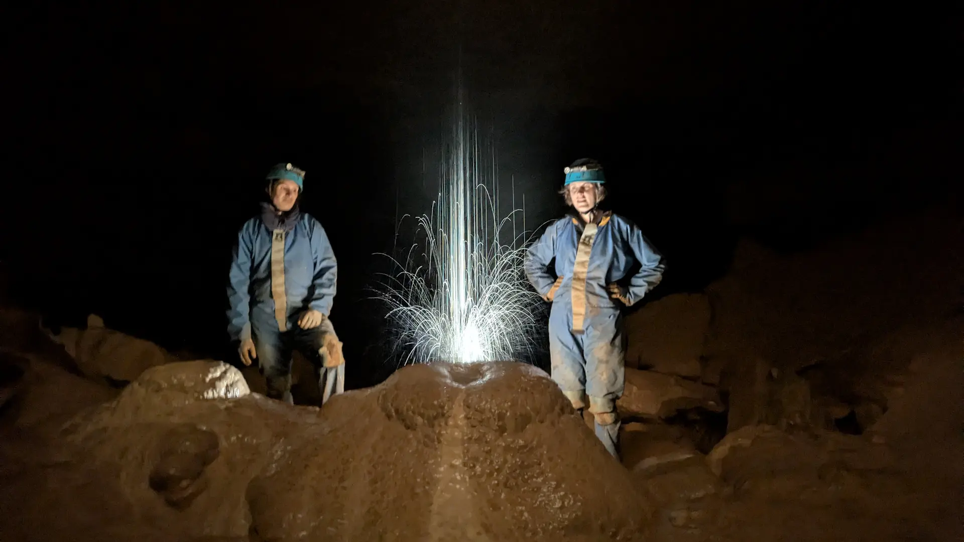 Explorez la Grotte de Castelbouc avec Tanara Aventure : une aventure souterraine