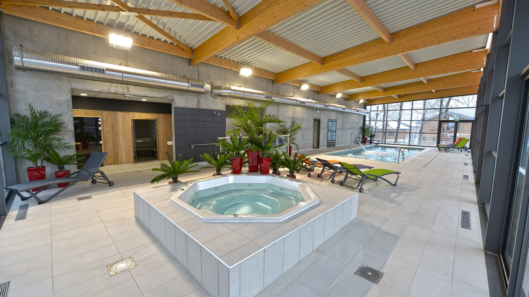 SPA du Clos des Chênes avec Piscine chauffée, jacuzzi, sauna, hammam.